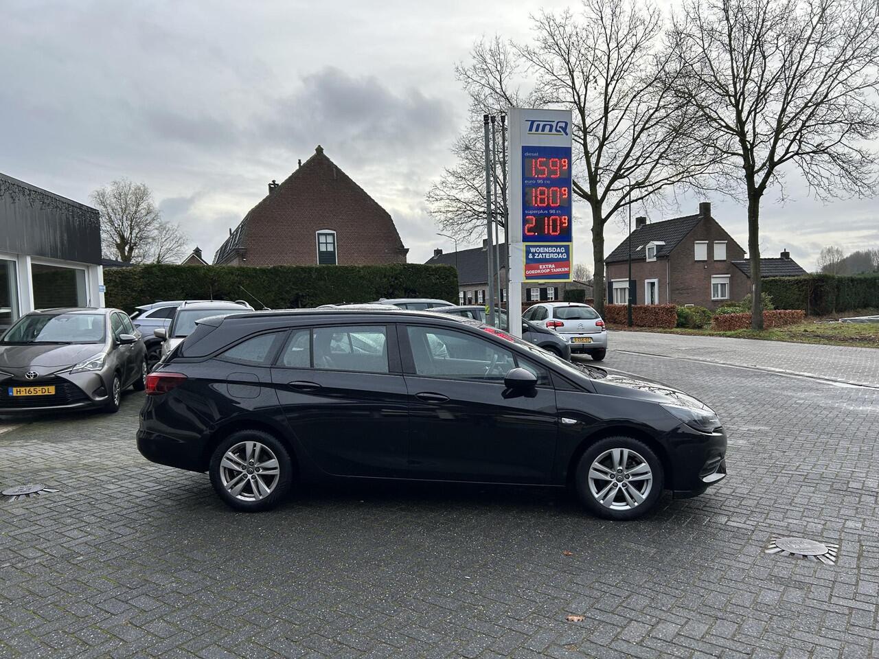 Opel ASTRA Sports Tourer 1.2 Edition