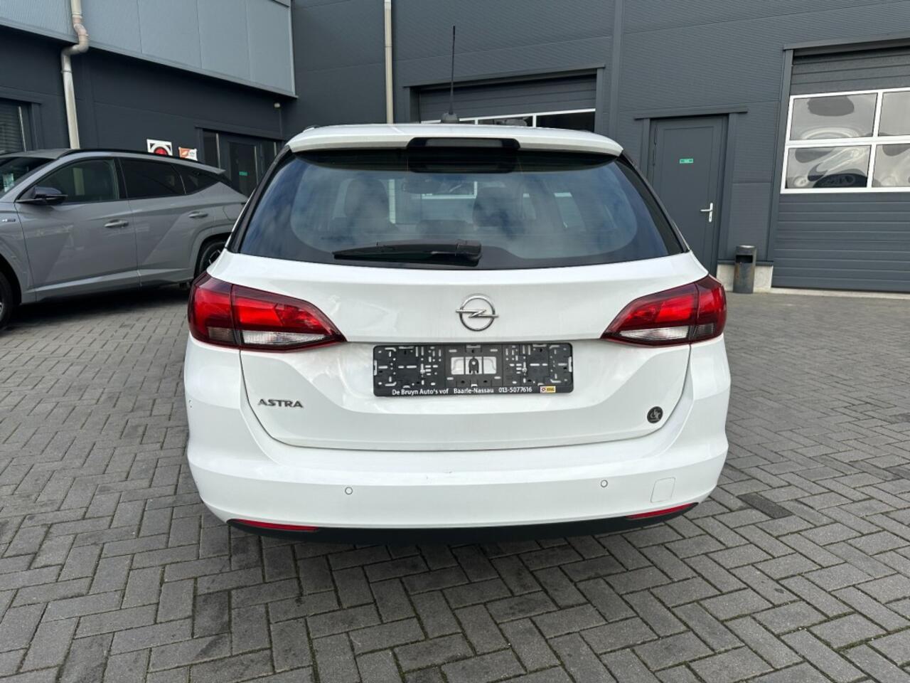 Opel ASTRA Sports Tourer 1.2T Business Elegance Navigatie
