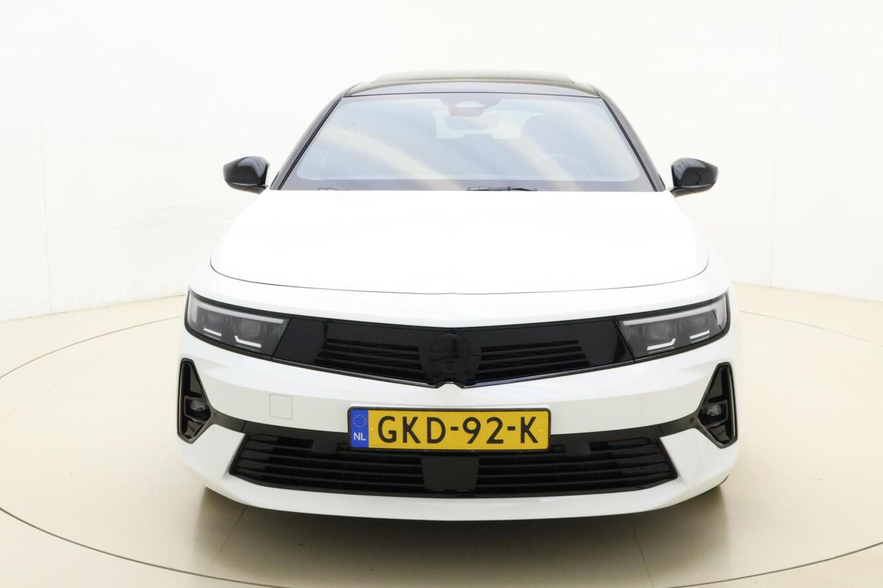 Opel ASTRA 1.6 Turbo Plug In Hybrid Ultimate | Schuif-/kanteldak | Trekhaak afneembare kogel | 18" lichtmetalen velgen | Camera | AGR stoelen | Navigatie | Stuur- & stoelverwarming