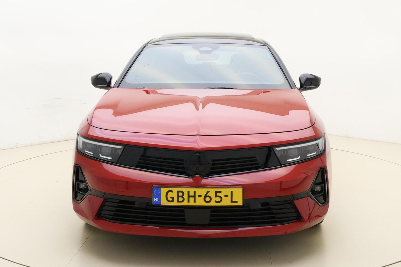 Opel ASTRA 1.6 Hybrid Level 4 180 PK Automaat | Navigatie | Glazen schuif kanteldak | Camera | Alcantara bekleding | Zwart dak | Keyless | Camera