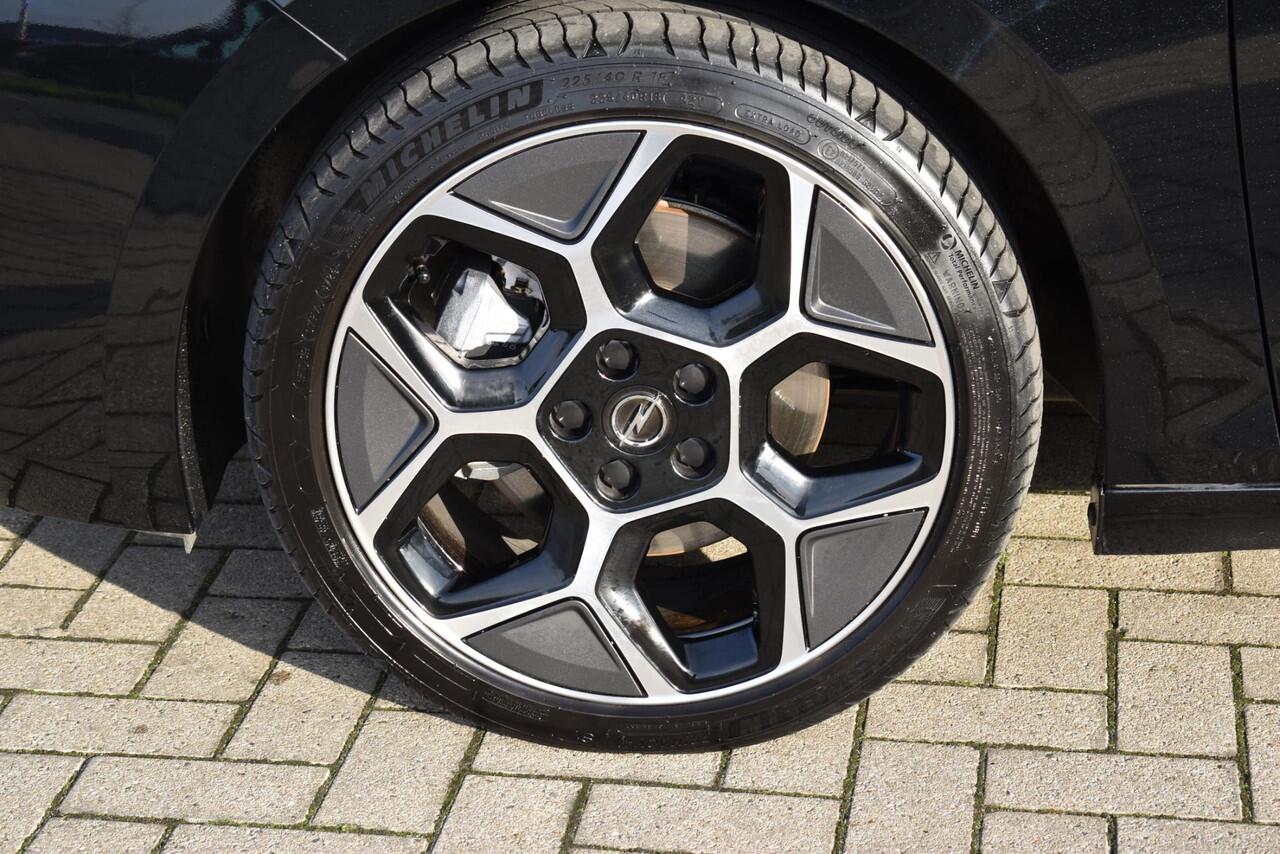 Opel ASTRA Sports Tourer 1.2 Turbo Hybrid Ultimate | Schuif-kantel dak / Stoel-stuur verw. / Head up Display