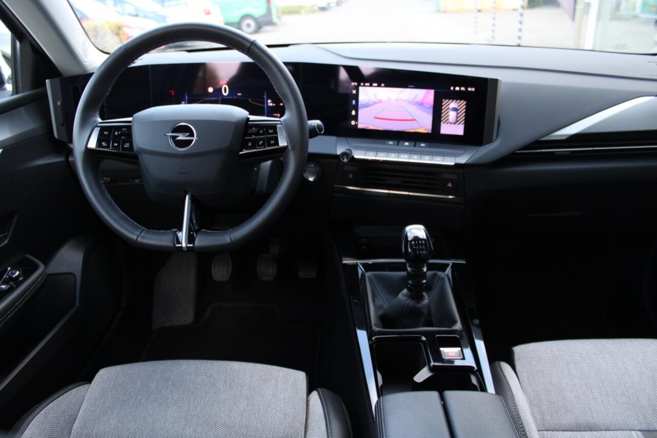 Opel ASTRA 1.2 Elegance