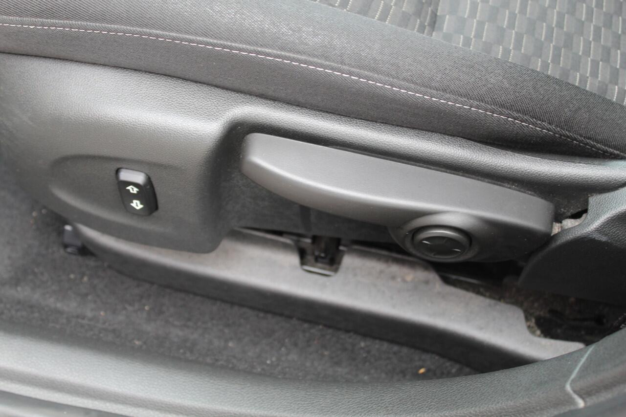 Opel ASTRA Sports Tourer 1.2 Edition//Navi//Camera//ECC!!