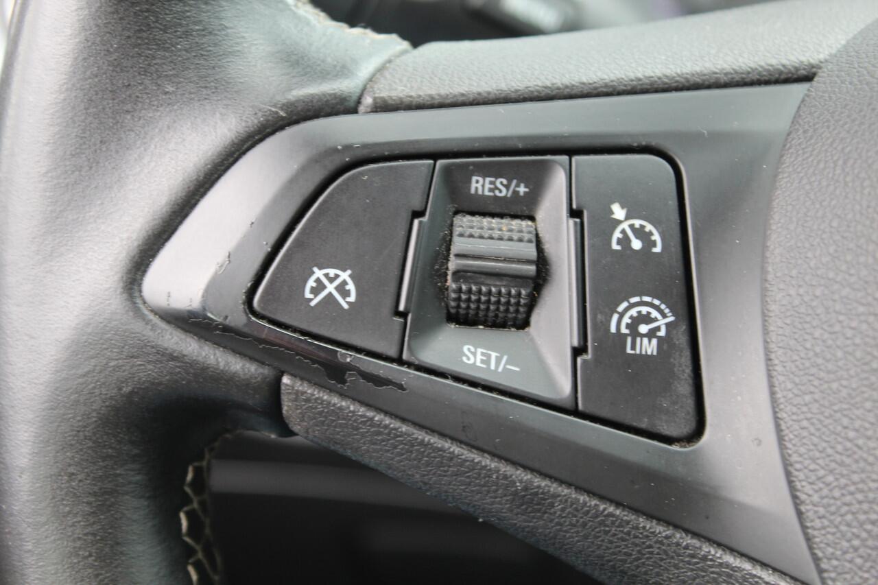 Opel ASTRA Sports Tourer 1.2 Edition//Navi//Camera//ECC!!