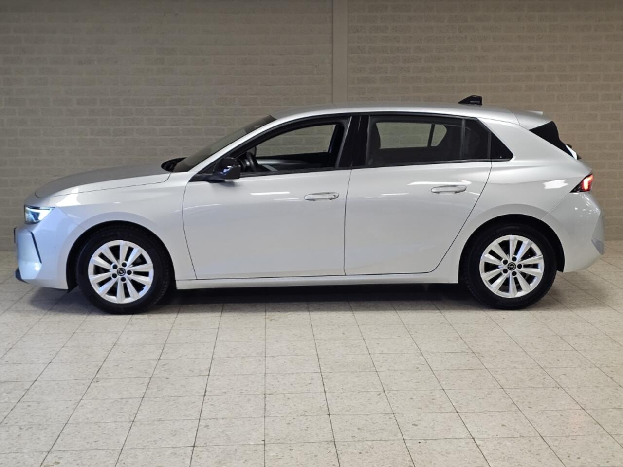 Opel ASTRA 1.2 Turbo (110Pk) Edition Navi Géén Afleverkosten