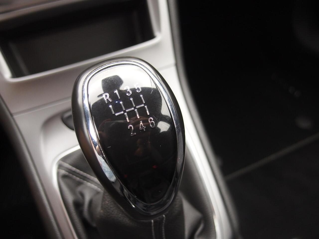 Opel ASTRA Sports Tourer 1.2 110PK Business Edition NAVI / CLIMA / PDC / COMFORTSTOEL / CARPLAY / NL-AUTO