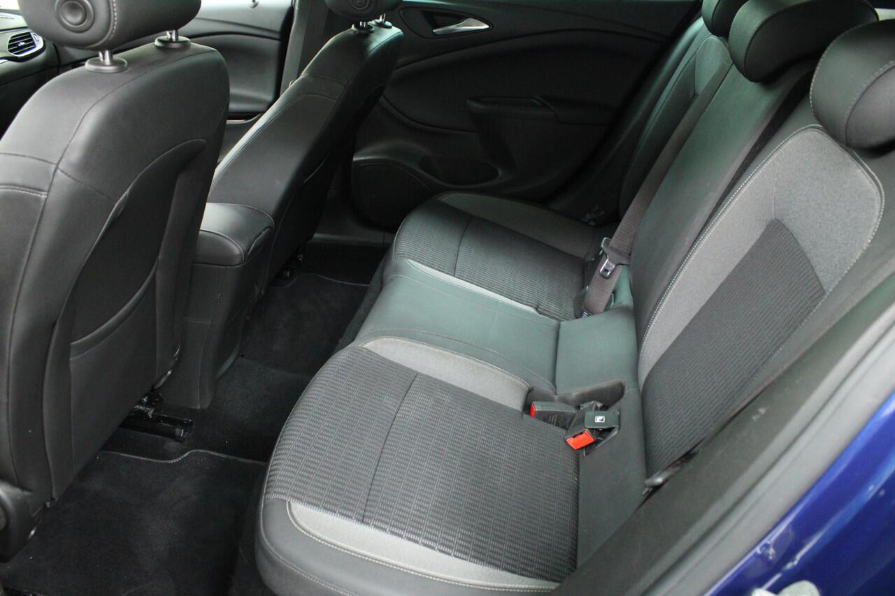 Opel ASTRA Sports Tourer 1.2 Design & Tech | climate control | navi fullmap | pdc v/a + camera | carplay | cruise control | bluetooth