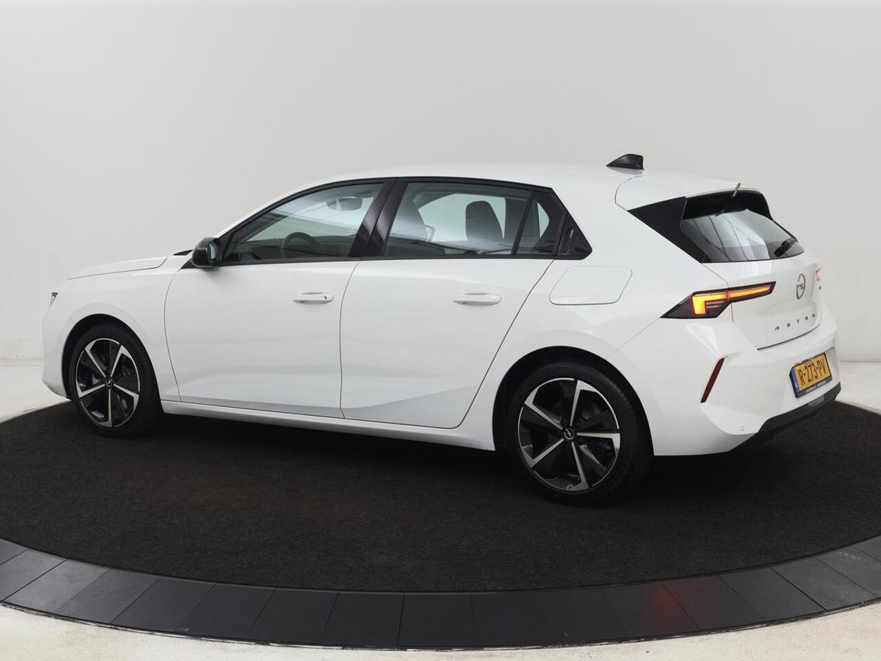 Opel ASTRA 1.6 Hybrid Edition | Trekhaak | Adaptive cruise | Carplay | Full LED | Parkeerhulp | Digital Cockpit | DAB | Keyless start