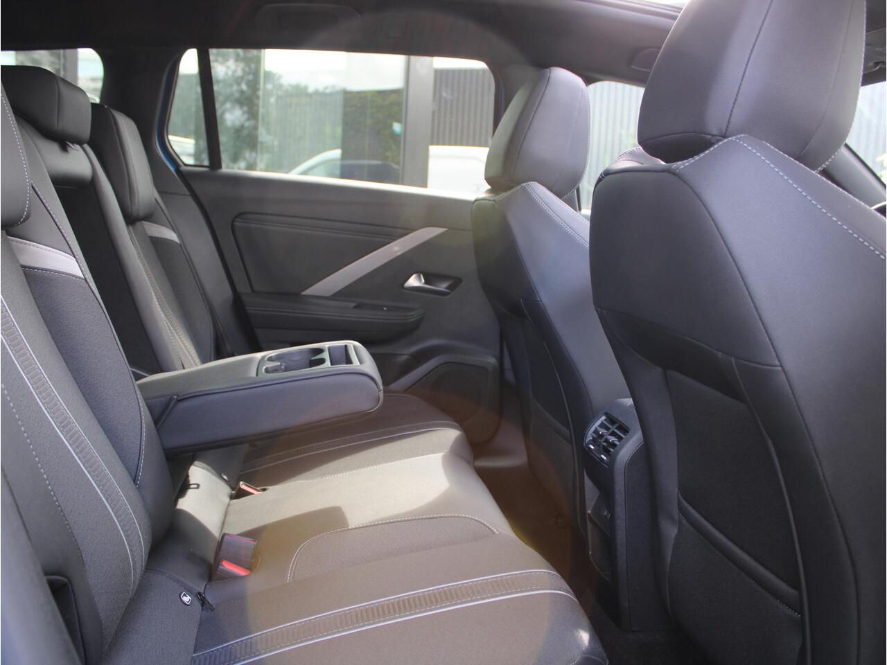 Opel ASTRA Sports Tourer 1.2 Turbo GS VOORRAAD KORTING