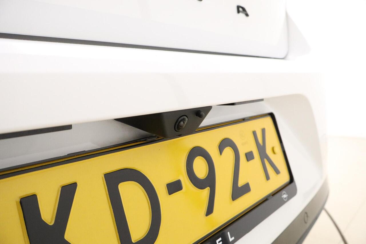 Opel ASTRA 1.6 Turbo Plug In Hybrid Ultimate | Schuif-/kanteldak | Trekhaak afneembare kogel | 18" lichtmetalen velgen | Camera | AGR stoelen | Navigatie | Stuur- & stoelverwarming