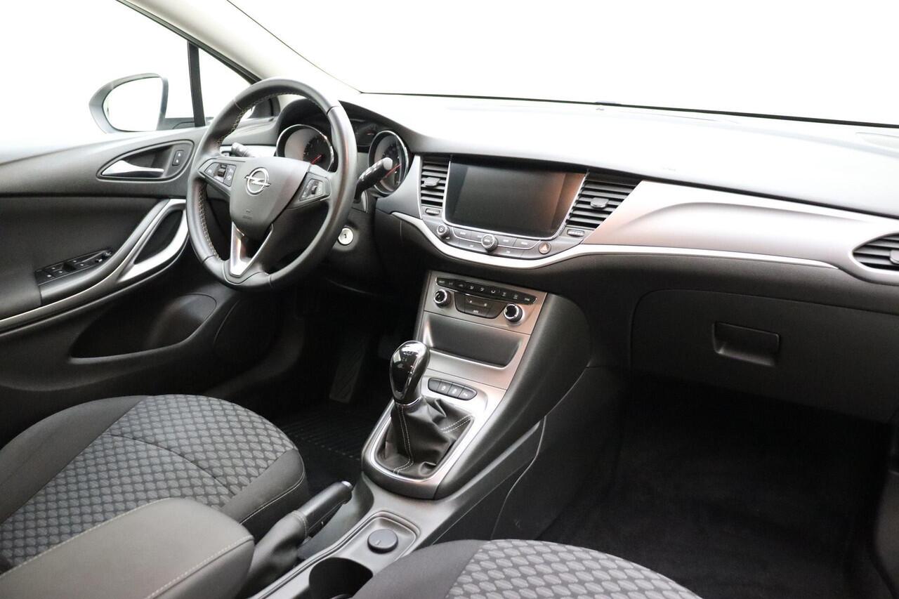 Opel ASTRA Sports Tourer 1.0 Turbo 105pk Online Edition | Navigatie | Climate control | Getint glas | Cruise control | Bluetooth | Parkeersensoren | Dakrails | DAB Radio