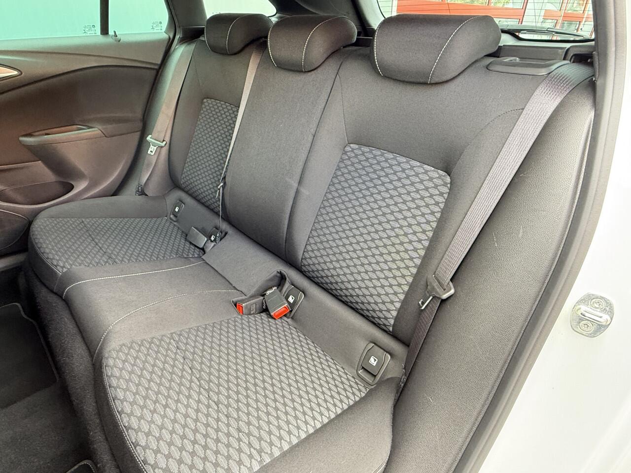 Opel ASTRA Sports Tourer BWJ 2022 1.2 111 PK Business Edition TREKHAAK | CRUISE | CARPLAY + ANDROID | NAVI | AIRCO | LMV | PDC