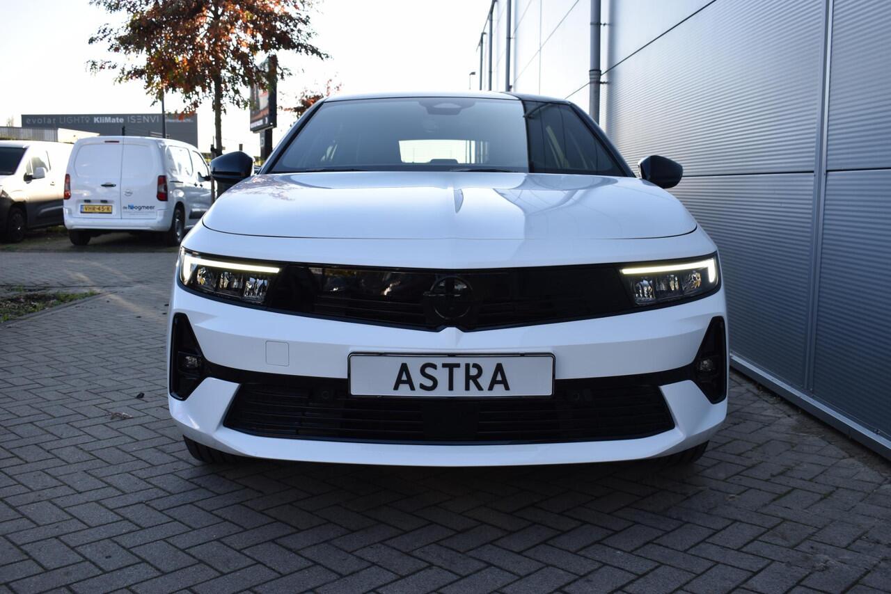 Opel ASTRA Electric 54 kWh GS ALCANTARA / NAVI / CAMERA