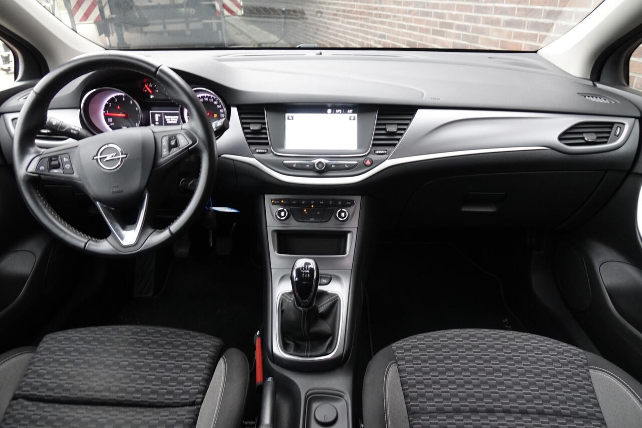 Opel ASTRA 1.2 Business Edition, zwart, 5 deurs, navigatie, prachtige auto! Nieuwe distributie!