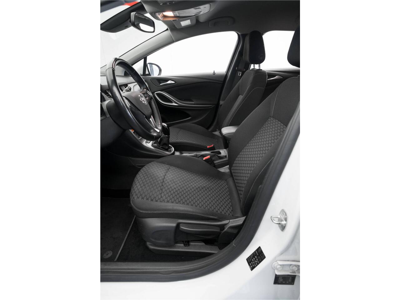 Opel ASTRA Sports Tourer 1.2 Business Edition Trekhaak