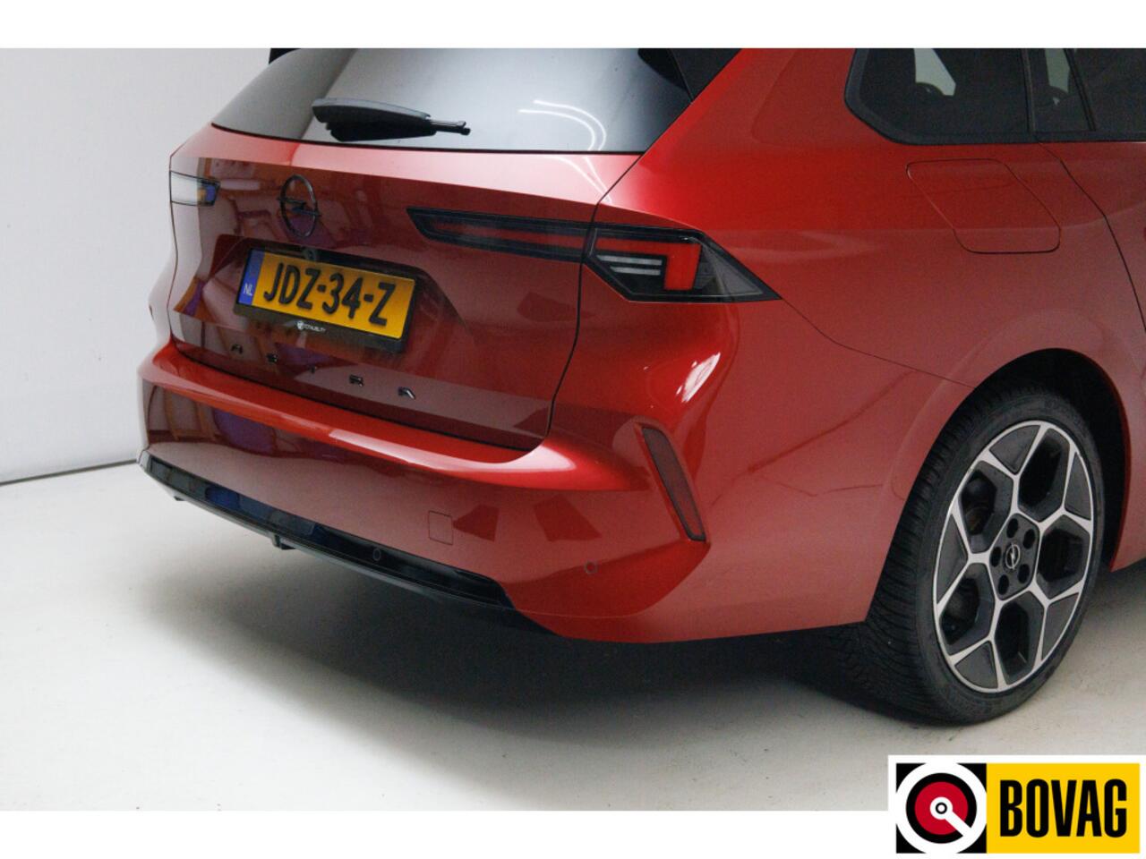 Opel ASTRA Sports Tourer 1.2 Turbo Ultimate | Pano | Leer | Stoelverwarming+koeling | Sportstoel met memory Achterbankverwarming, Stuurverwarming, Zwart dak, Navigatie, Adaptive cruise