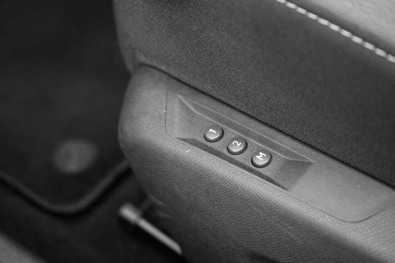 Opel ASTRA 1.6 Turbo Hybrid Ultimate | PANO | SFEER | 360° CAMERA | KEYLESS | VIRTUAL