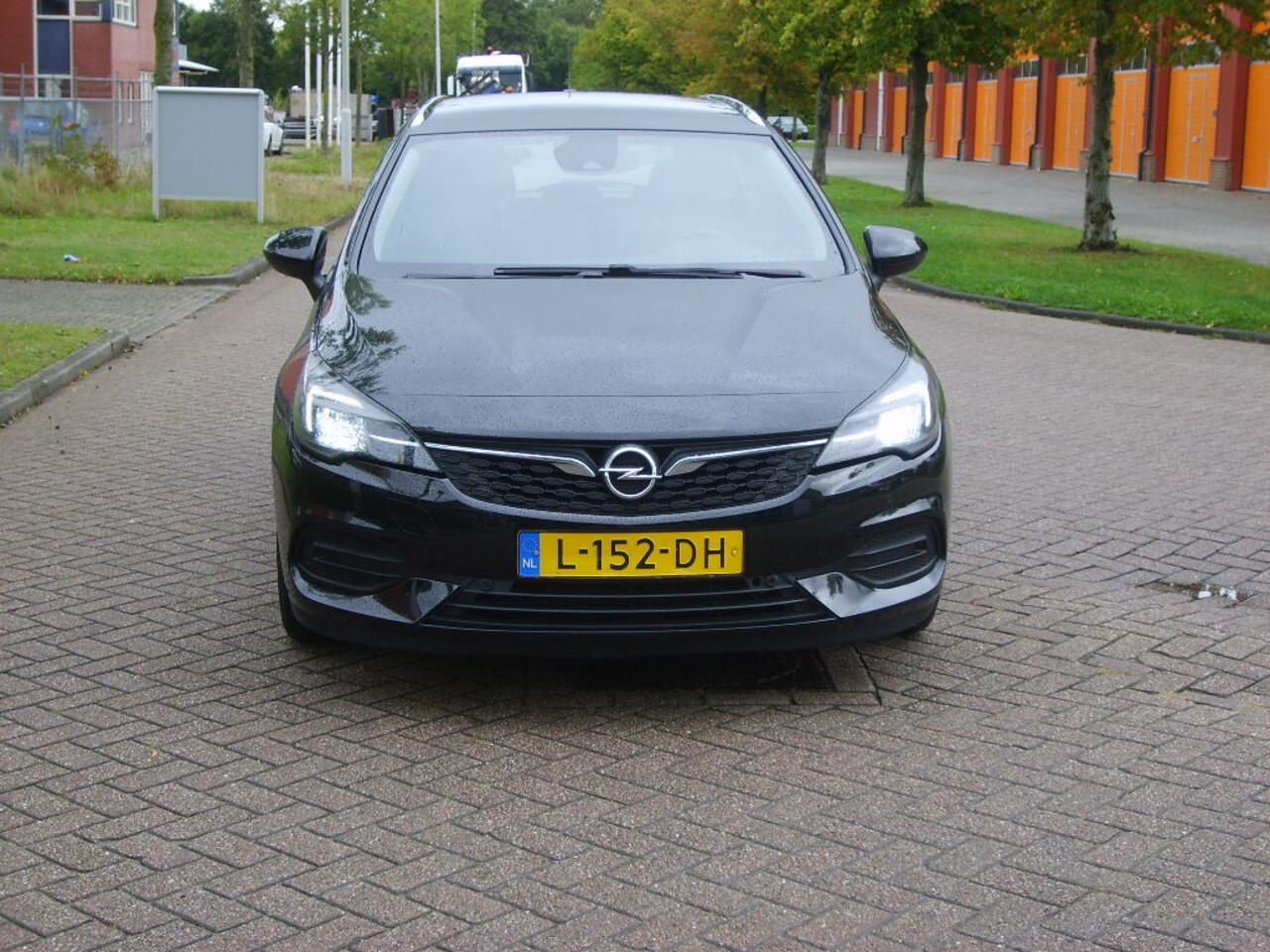 Opel ASTRA Sports Tourer 1.4 Business Elegance Automaat