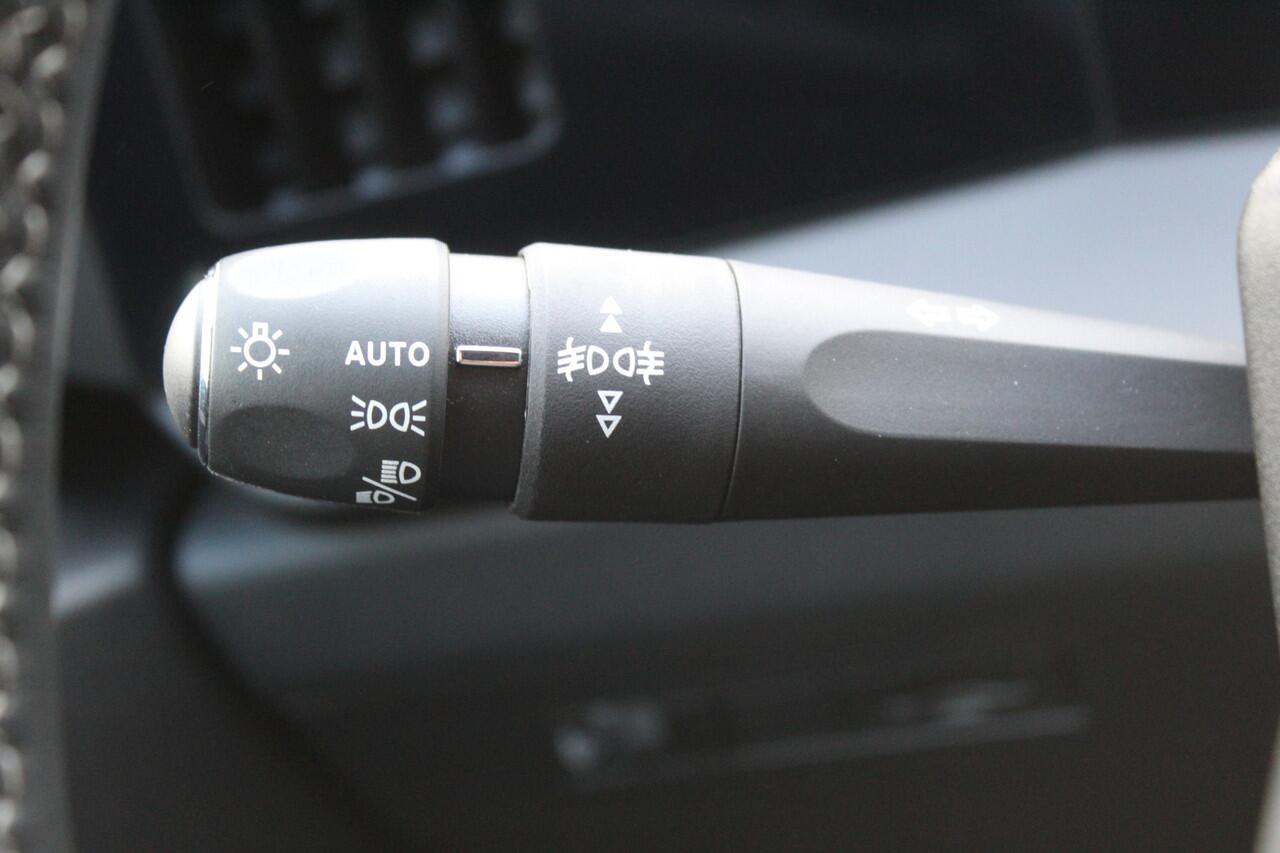 Opel ASTRA Sports Tourer 1.2 Turbo GS Line , 130 pk Automaat Climate control , Cruise control , Stoelverwarming , Bluetooth LED dag rijverlichting , AGR Stoel