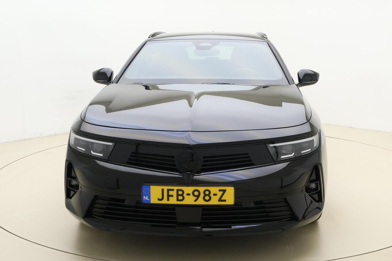 Opel ASTRA Sports Tourer 1.6 Turbo Plug In Hybrid 225 pk GSE | Alcantara bekleding | HUD | 18" LMV | Black pakket | Matrix verlichting | Winterpakket | Actieve vering |
