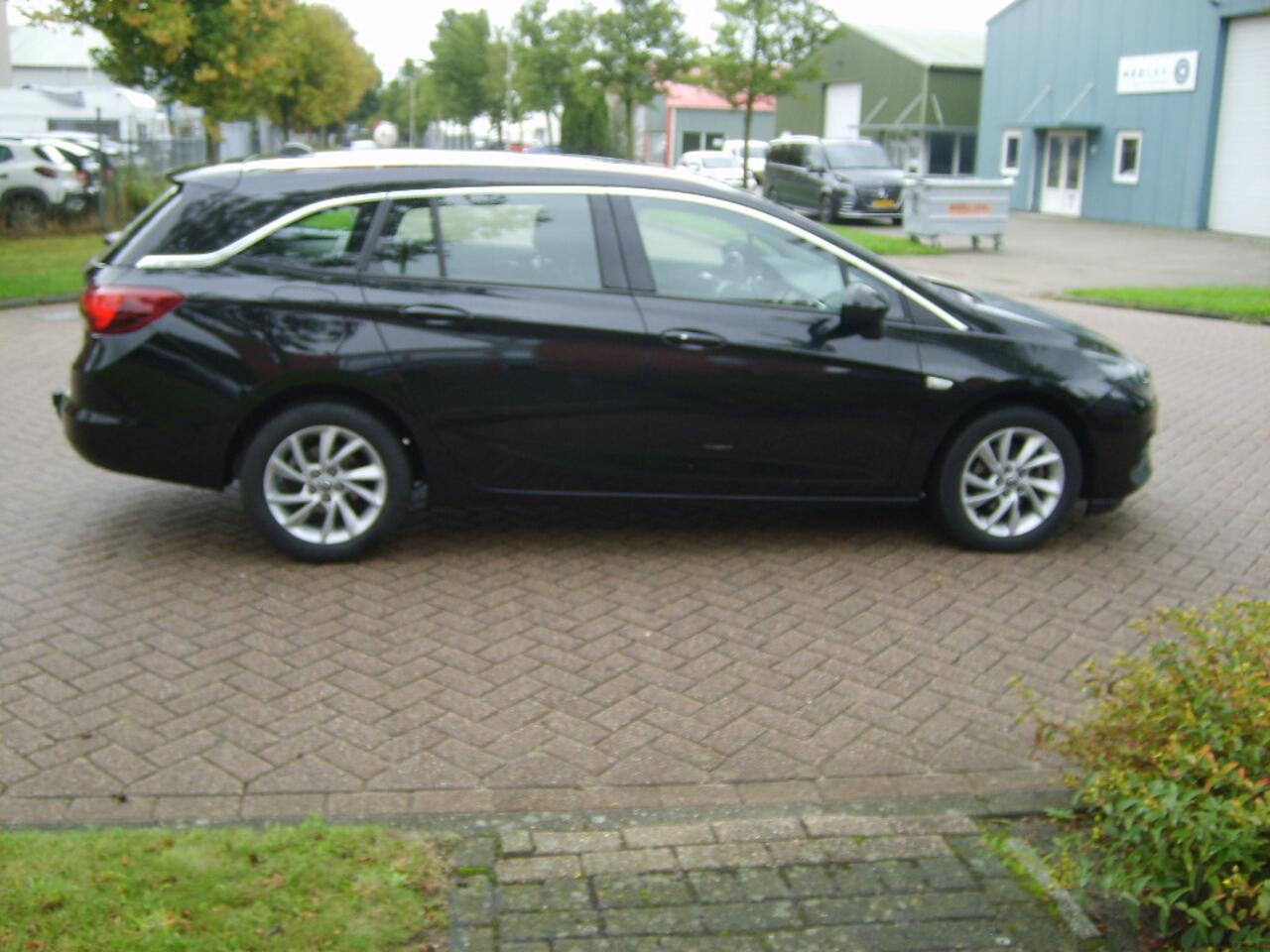 Opel ASTRA Sports Tourer 1.4 Business Elegance Automaat
