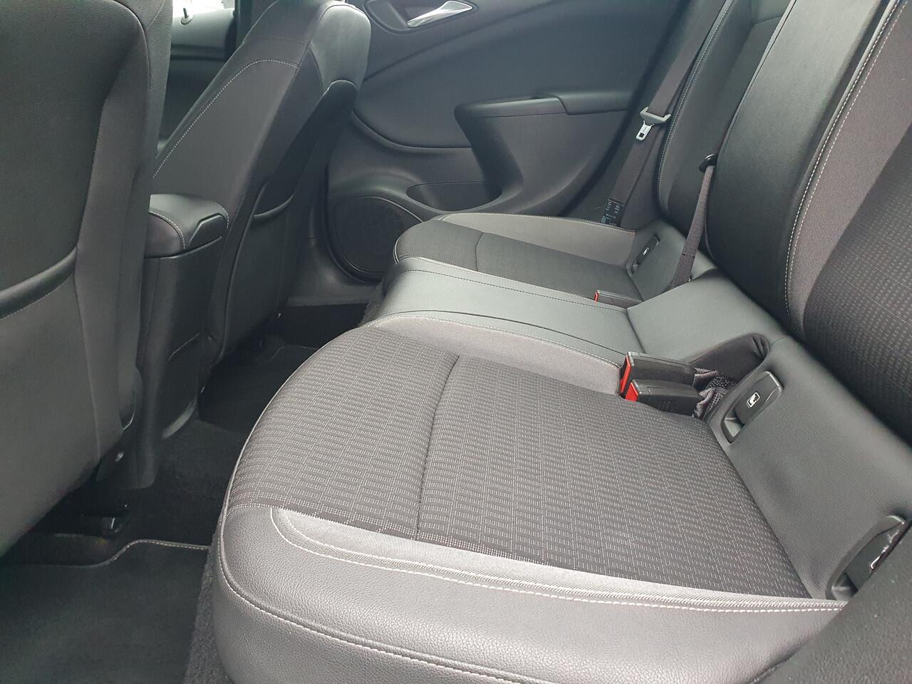 Opel ASTRA Sports Tourer 1.2 Elegance NAVI/PDC/CRUISE/CLIMA/LMV