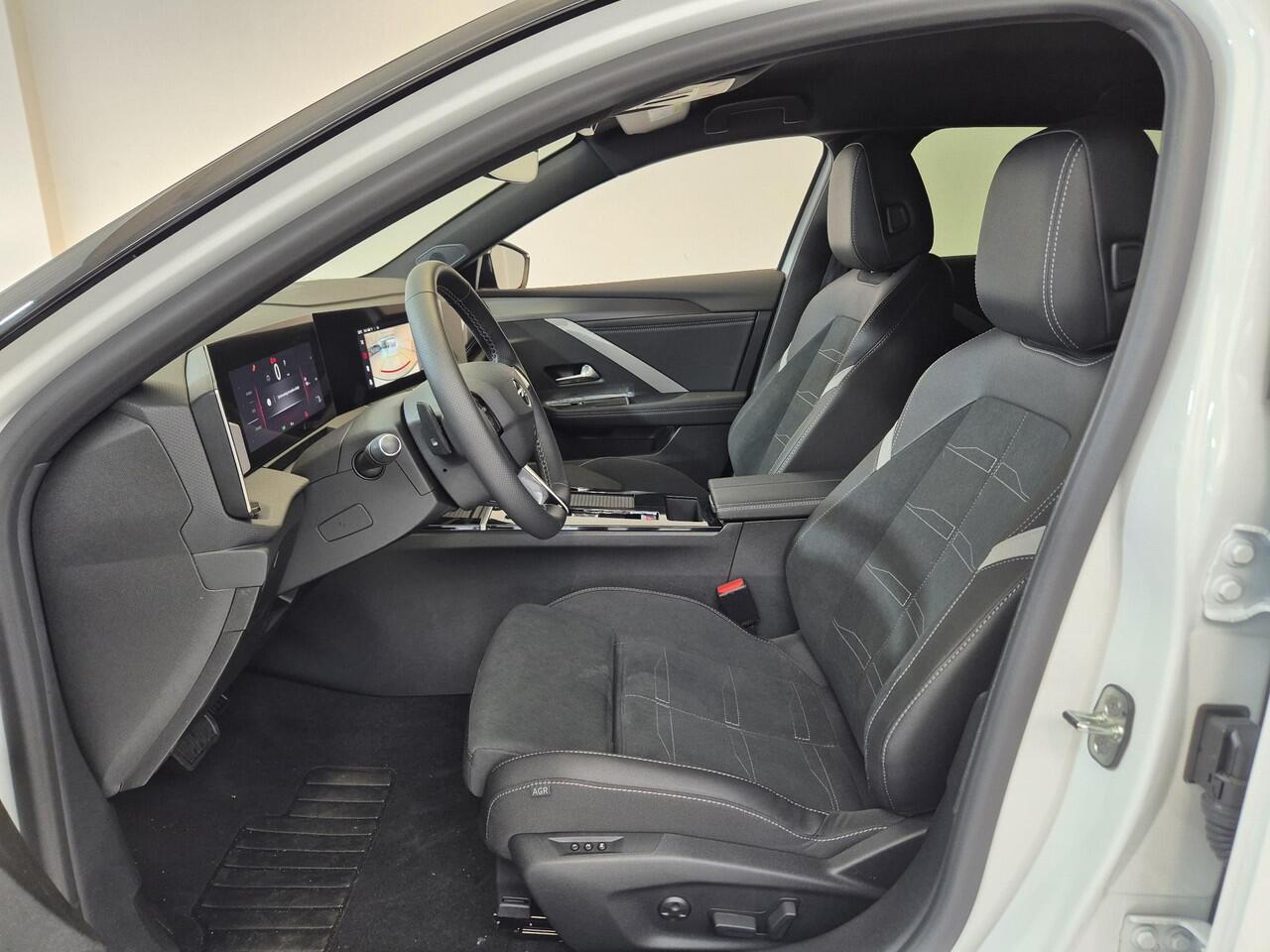 Opel ASTRA Sports Tourer 1.2 Turbo Hybrid Ultimate Automaat | Navigatie | Head-up Display | Keyless Entry | AGR Comfortstoelen |