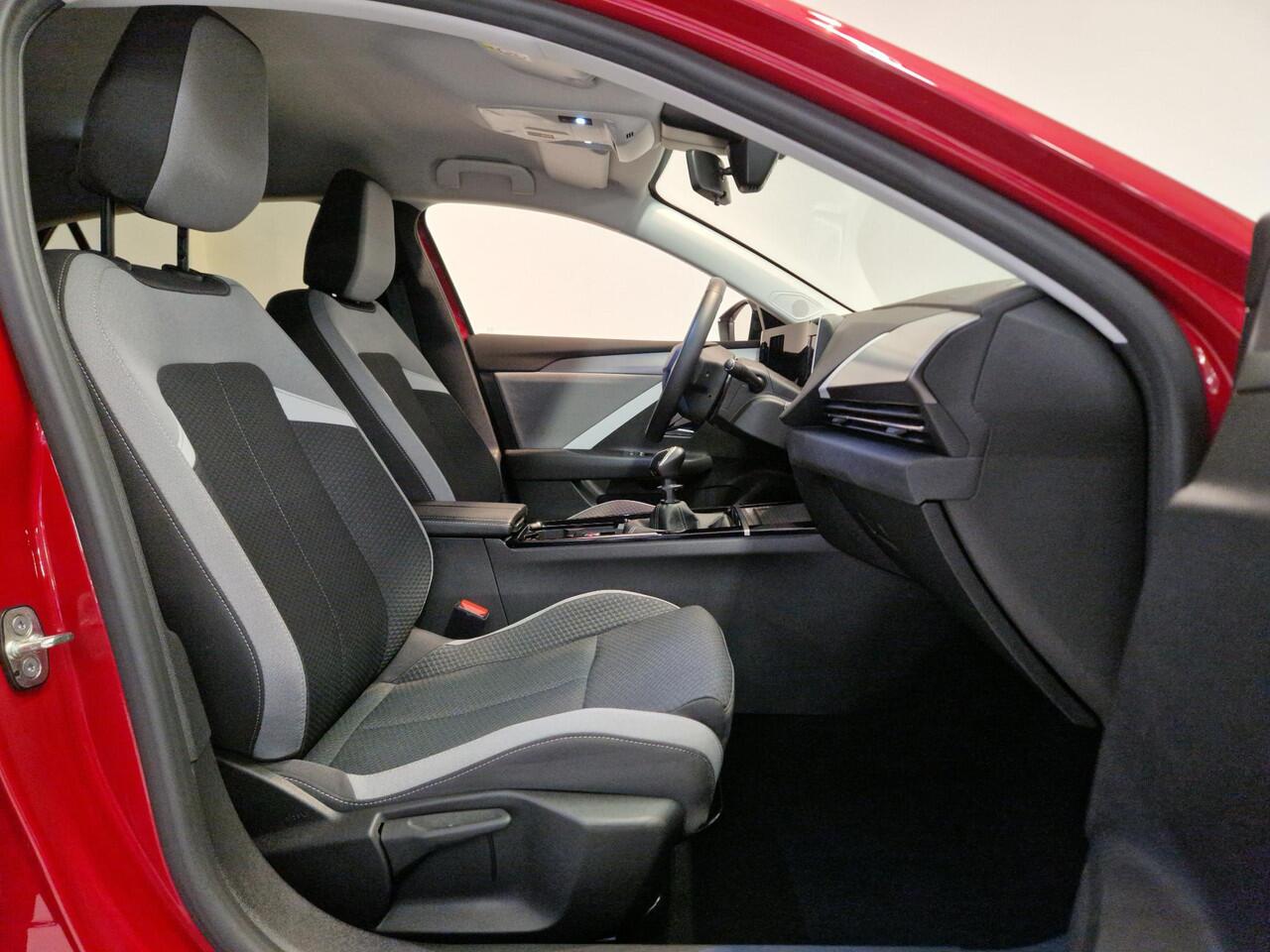 Opel ASTRA 1.2 Level 3 Stoelverwarming| Stuurwielverwarming | Achteruitrijcamera | Apple Carplay/Android Auto