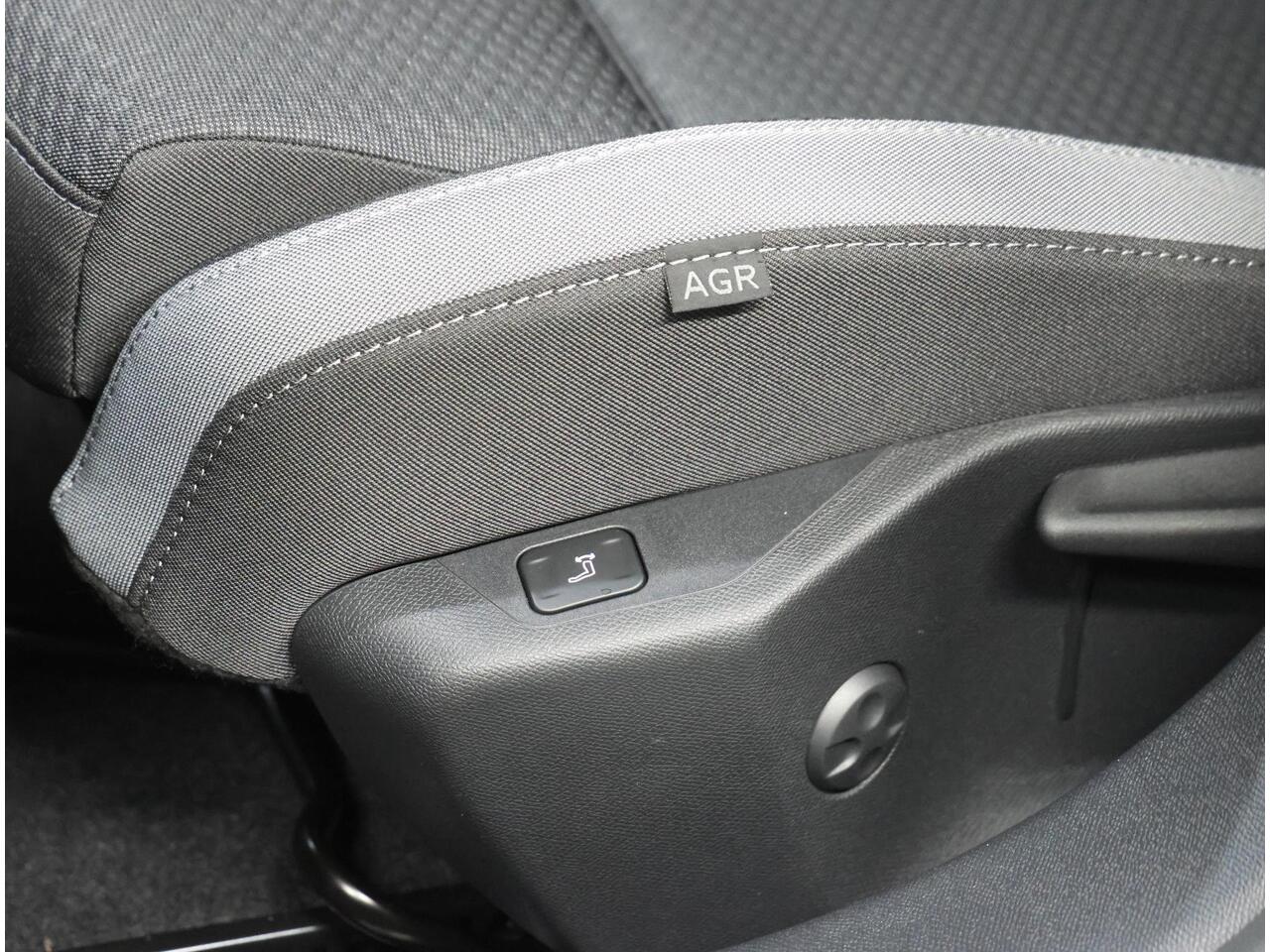 Opel ASTRA Sports Tourer 1.2 Turbo Hybrid Business Edition | AUTOMAAT | AppleCarplay/AndroidAuto | Navigatie | CruiseControl | Camera | Parkeersensoren | AGR Stoel | Stoel/Stuur verwarming |