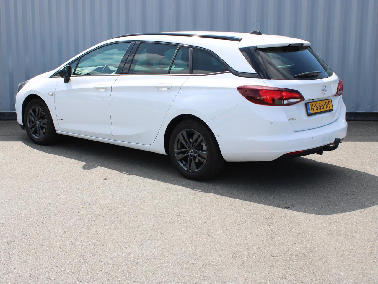 Opel ASTRA Sports Tourer 1.2T 110 Design & Tech NAVI/CAMERA/TREKH.