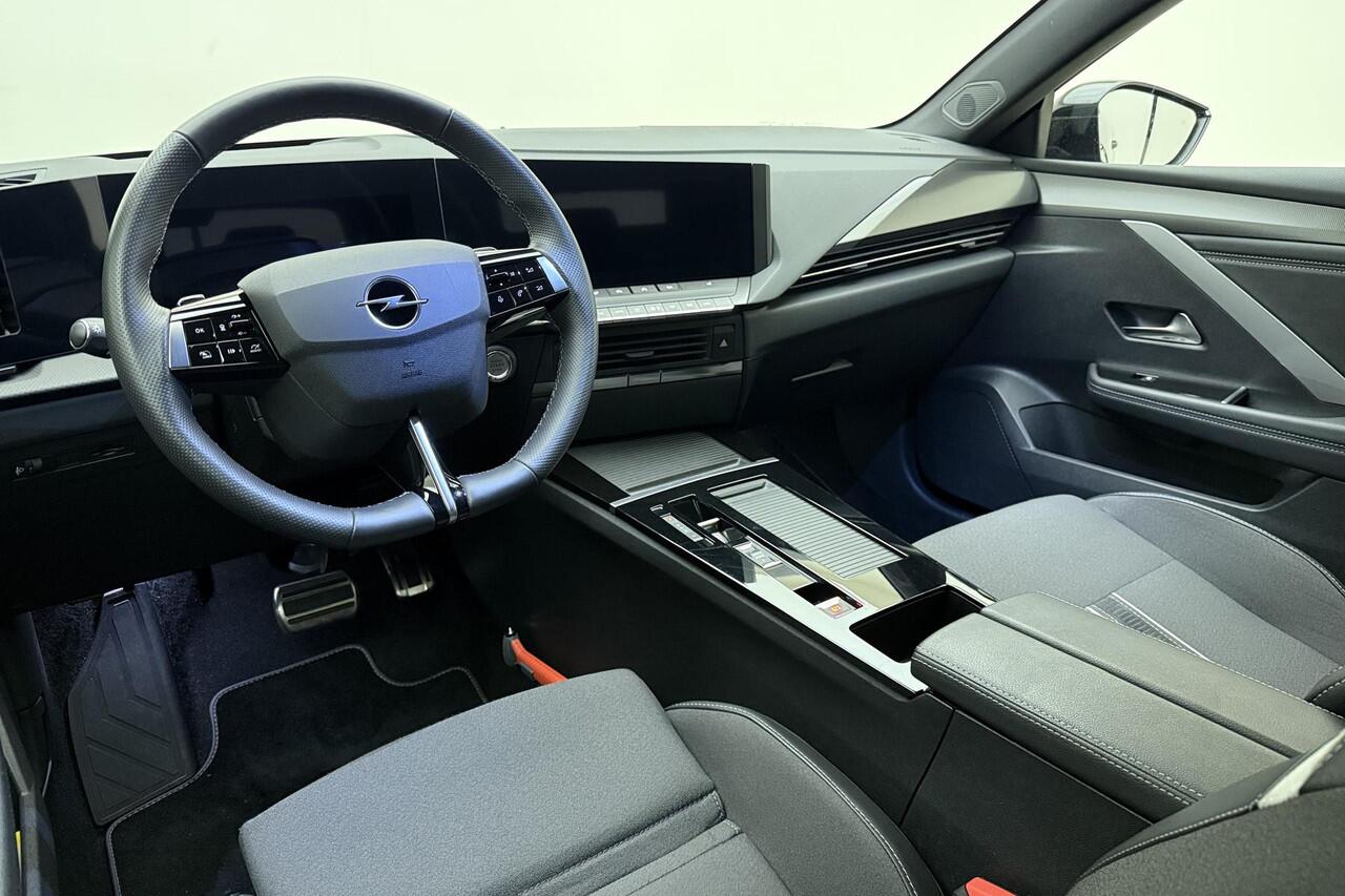 Opel ASTRA Sports Tourer 1.2 Turbo 130pk Automaat GS | Navigatie | Trekhaak | Camera | Adapt. Cruise control | Keyless | Stoel- en stuurverwarming | Extra getinte ramen