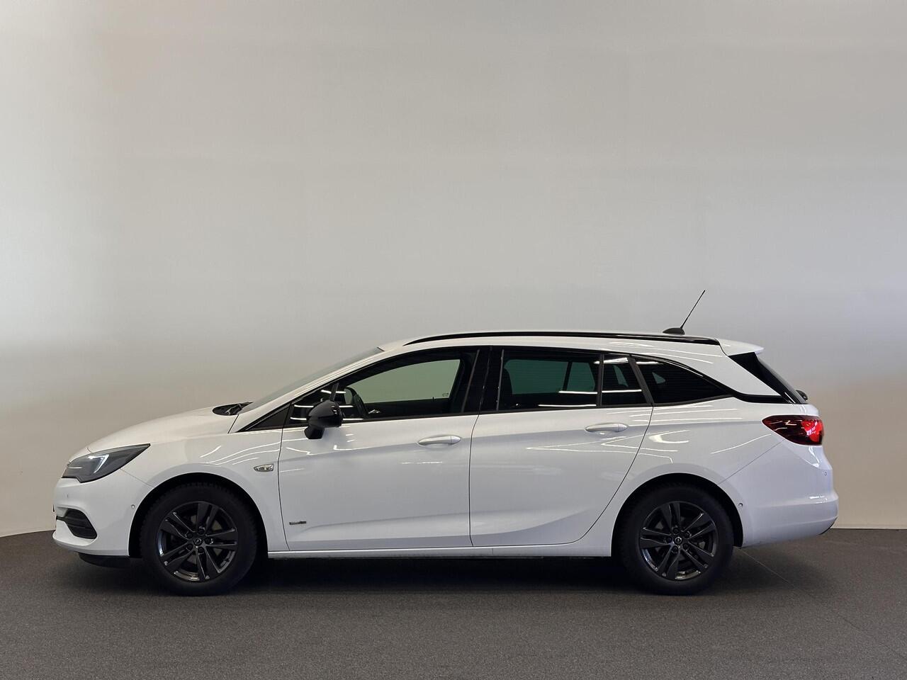 Opel ASTRA Sports Tourer 1.2 Design & Tech | Full LED | Climate Control | Navigatie | Apple Carplay/Android Auto | PDC V+A | Camera | Cruise Control | AGR Comfortstoel | Lane Assist | Privacy Glass | Gloss Black Pack