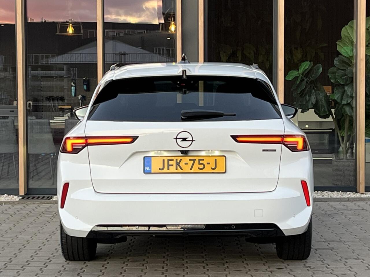 Opel ASTRA 1.6 Turbo Plug In Hybrid Edition