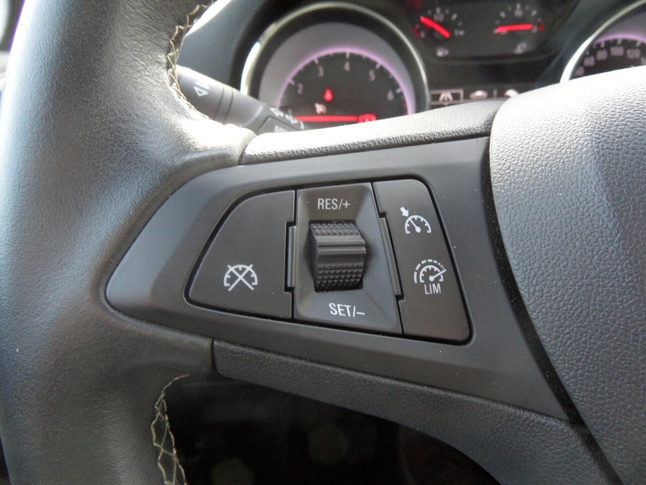 Opel ASTRA Sports Tourer 1.2 Edition