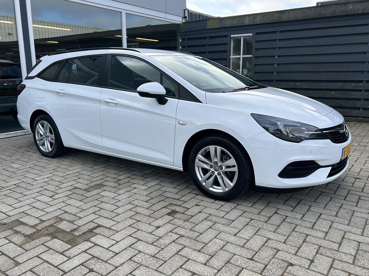 Opel ASTRA Sports Tourer 1.2 Edition 50% deal 5.375,- ACTIE Trekhaak / LED / Navi / Sportstoelen