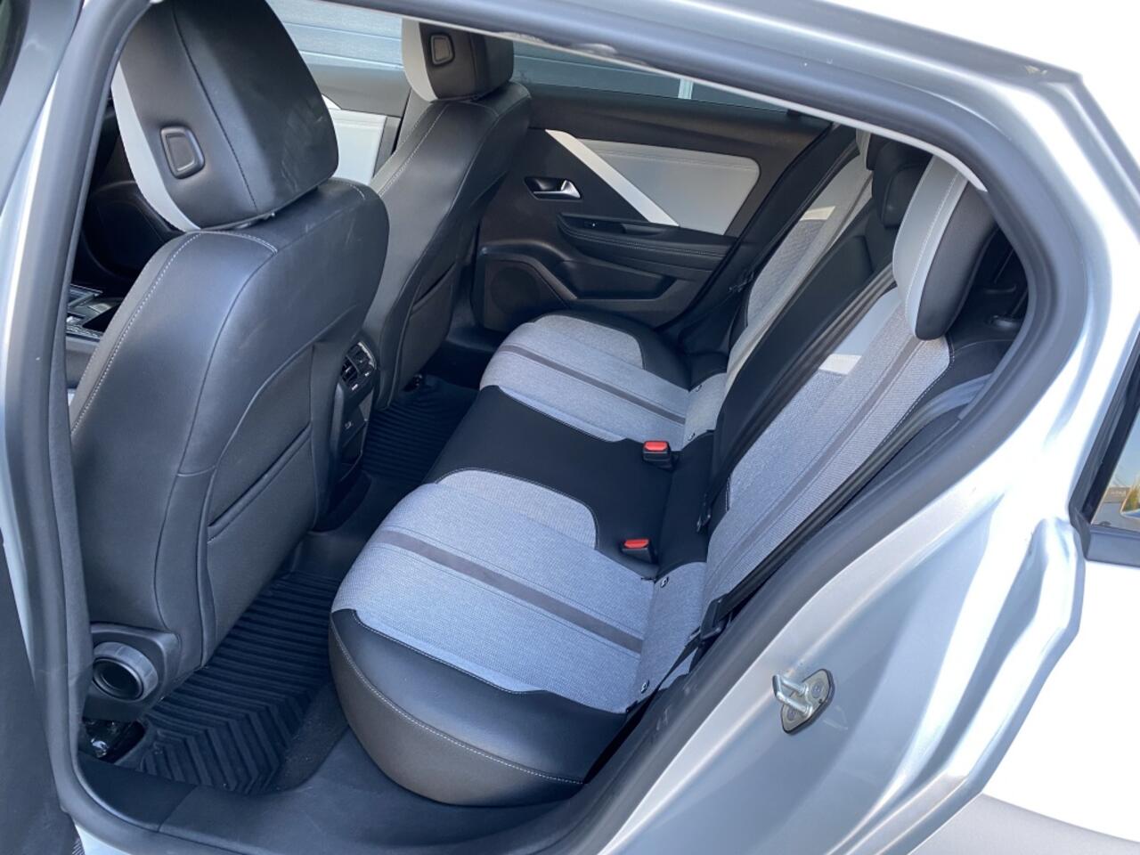 Opel ASTRA 1.2 Bns Elegance