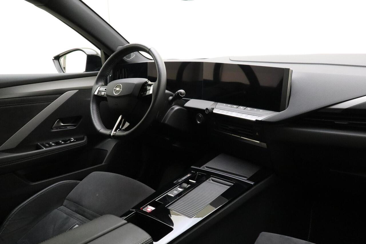 Opel ASTRA Sports Tourer 1.6 Turbo Plug In Hybrid GSE 225 PK Automaat | Navigatie | Alcantara bekleding | Rondomzicht camera | Stoel & Stuurverwarming | Keyless | Dakrails