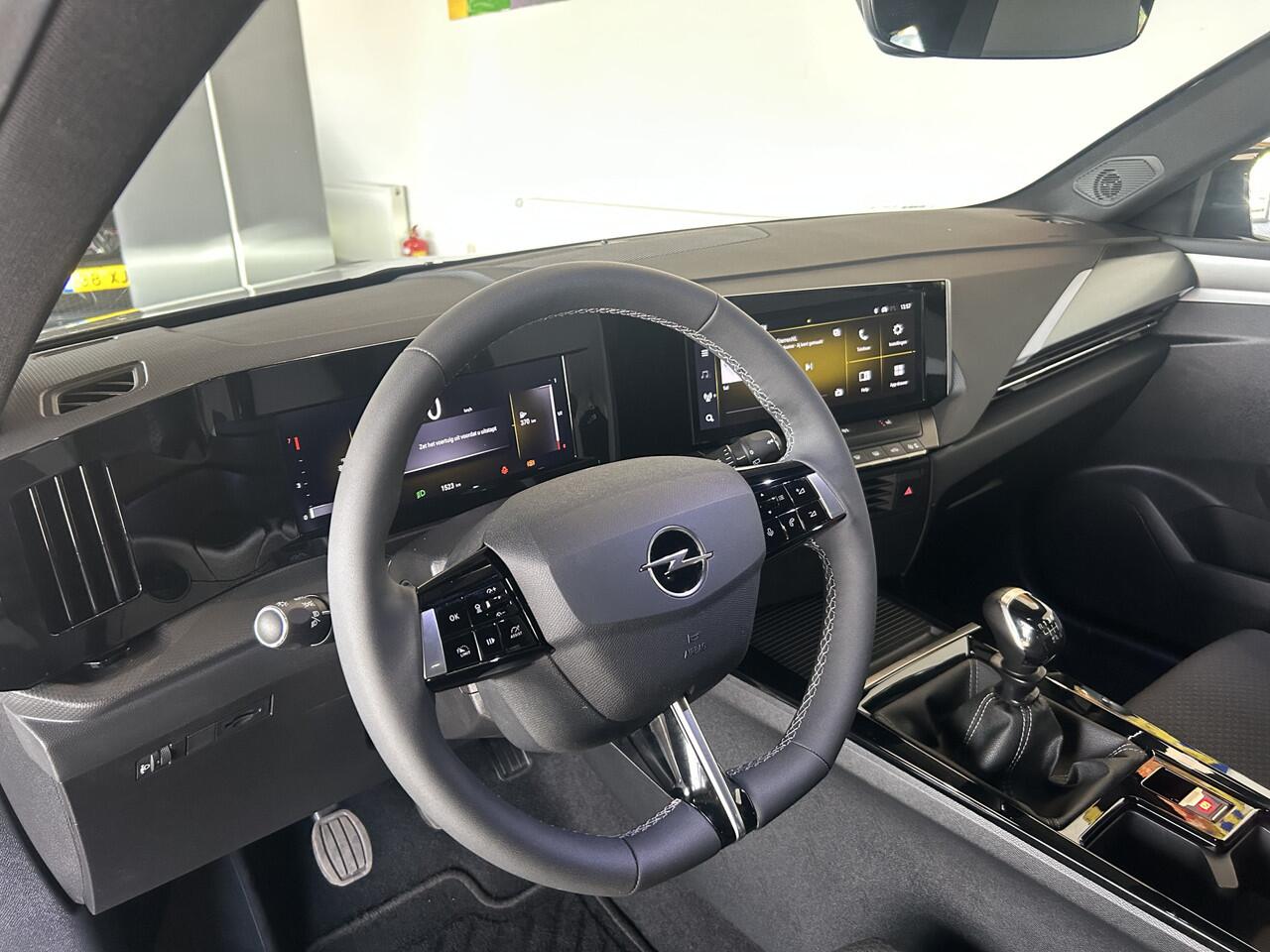 Opel ASTRA Sports Tourer 1.2 Turbo Edition / Stoelverwarming / Stuurverwarming / Apple Carplay