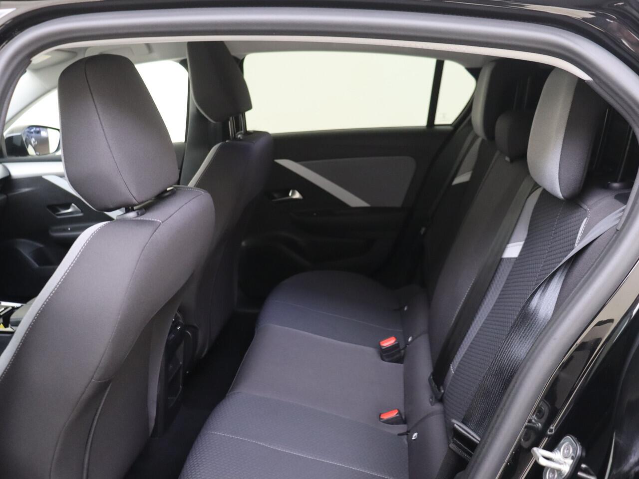 Opel ASTRA 1.2 Turbo Business Edition | Stoelverwarming | Keyless Start | Camera | Wireless Carplay |