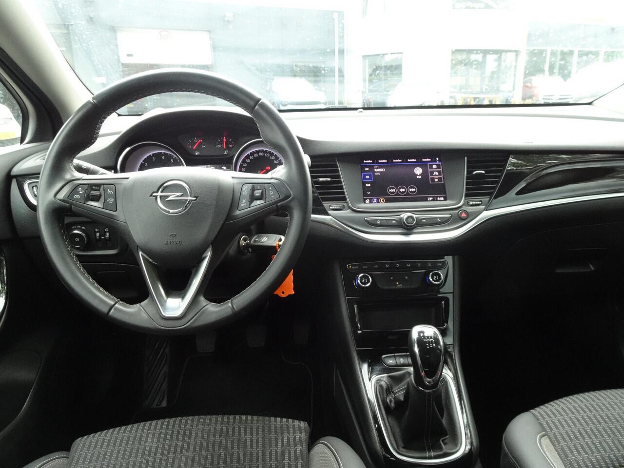 Opel ASTRA 1.2 5-Drs Elegance