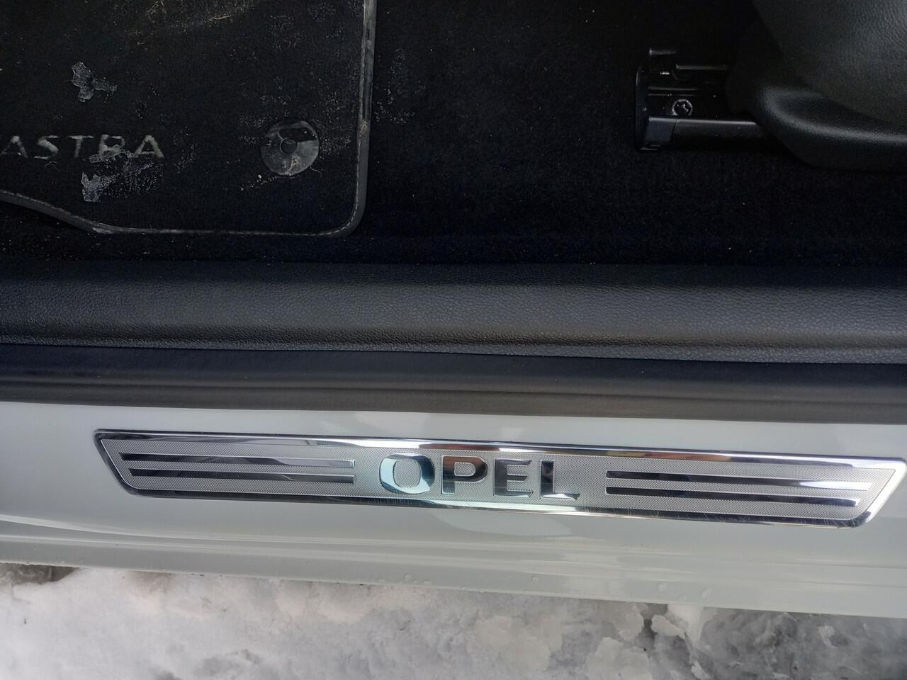 Opel ASTRA Sports Tourer 1.2 Design & Tech