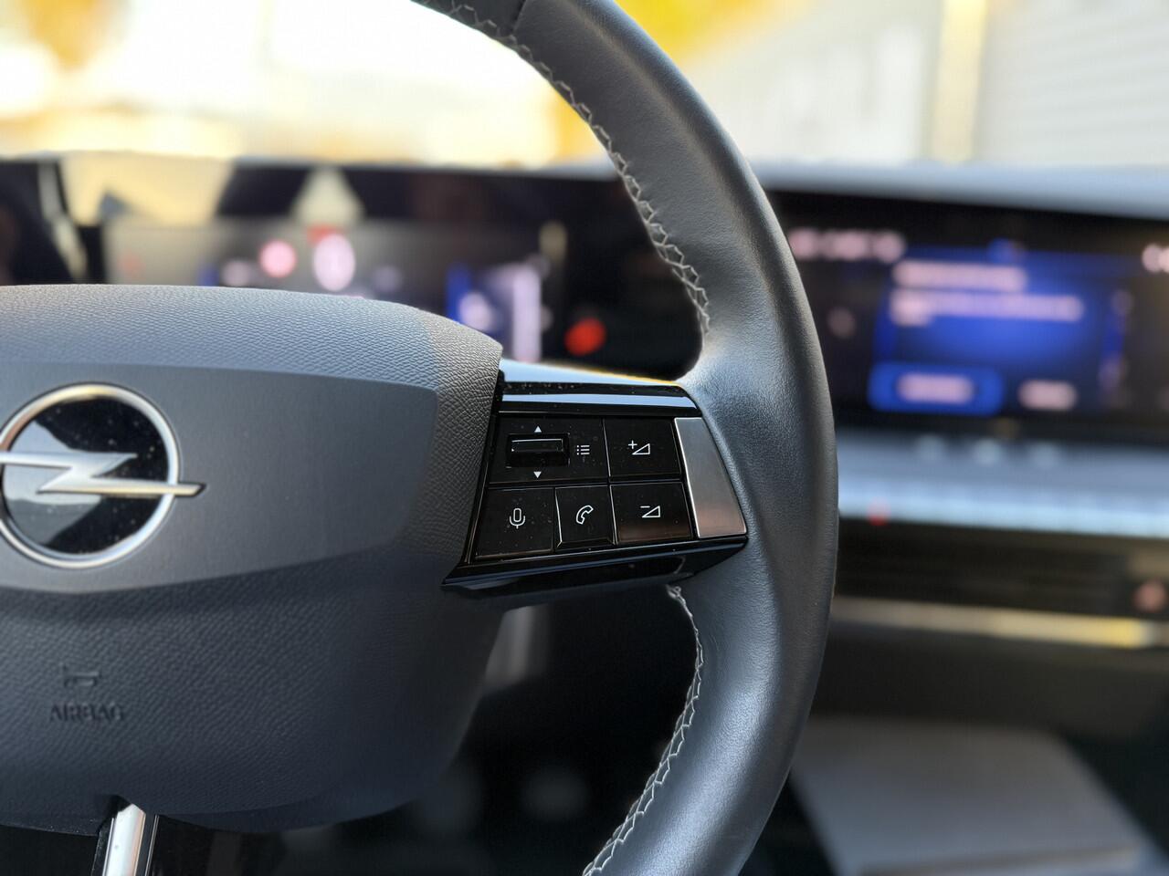 Opel ASTRA 1.2 Edition met 21.840km!! Als nieuw!! | PDC V+A | Navi | Led Koplampen | Cruise | Clima | LM Velgen | RIJKLAARPRIJS INCL 12 MAANDEN GARANTIE EN BEURT