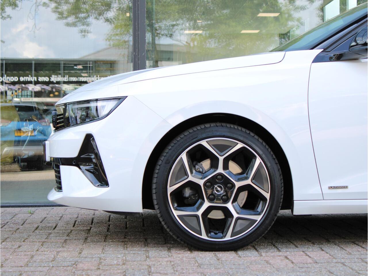 Opel ASTRA Sports Tourer 1.2 Turbo Ultimate | Navi / Panoramadak / Leder