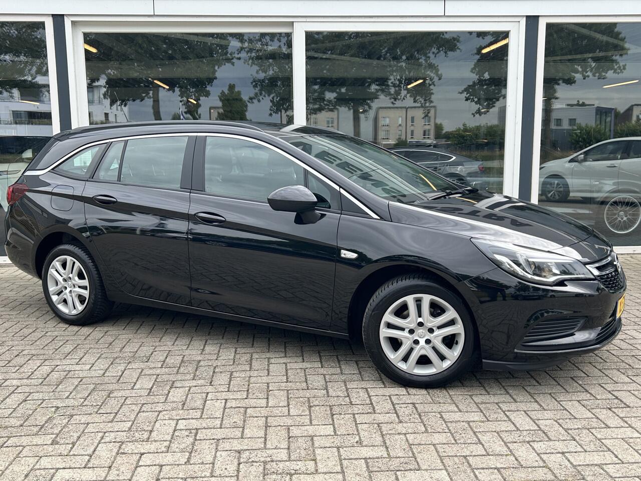 Opel ASTRA Sports Tourer 1.0 Turbo Business+ 50% deal 4.475,- ACTIE LMV / Clima / Cruise / Navi / PDC
