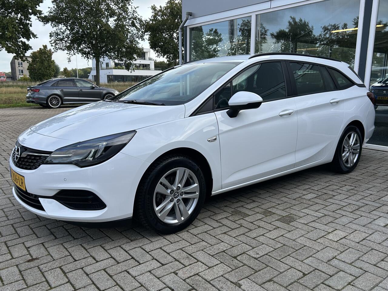 Opel ASTRA Sports Tourer 1.2 Edition 50% deal 5.375,- ACTIE Trekhaak / LED / Navi / Sportstoelen