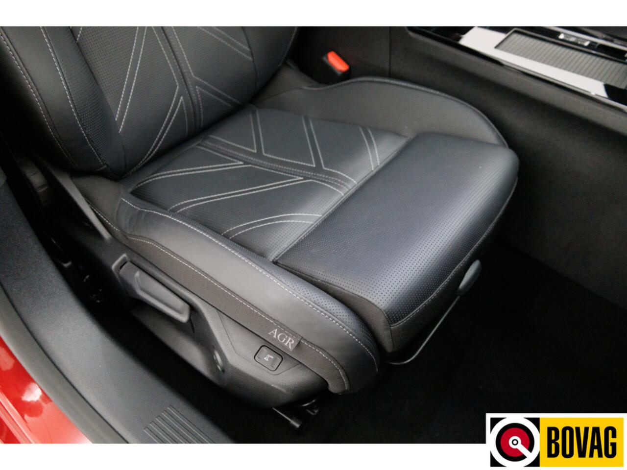 Opel ASTRA Sports Tourer 1.2 Turbo Ultimate | Pano | Leer | Stoelverwarming+koeling | Sportstoel met memory Achterbankverwarming, Stuurverwarming, Zwart dak, Navigatie, Adaptive cruise