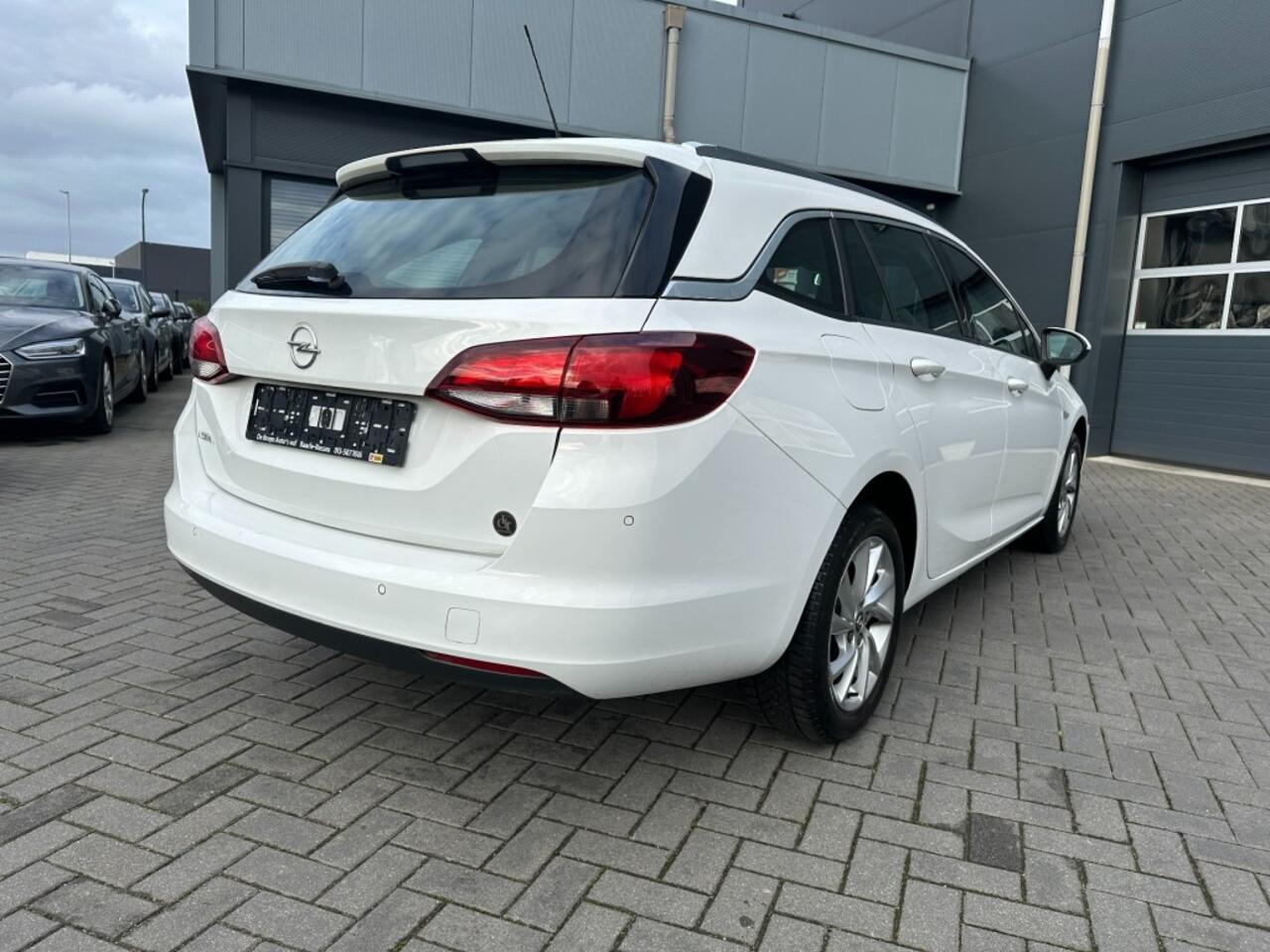 Opel ASTRA Sports Tourer 1.2T Business Elegance Navigatie