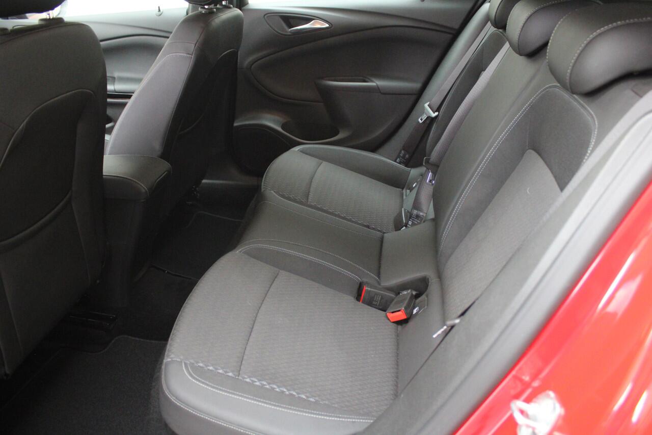 Opel ASTRA 1.4 Turbo Business Executive | automaat | climate control | pdc v/a | navi fullmap | keyless | carplay | stoel+stuur verwarming | cruise | bluetooth