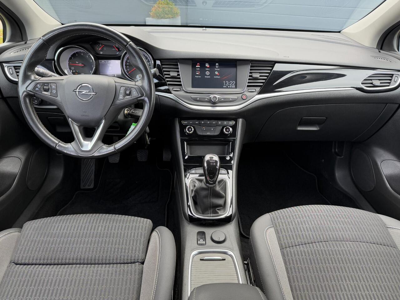 Opel ASTRA 1.2 Blitz Elegance 1e Eigenaar,Navi,Camera,131pk,Clima,Cruise,Lm velgen,6 Bak,Pdc V+A,Apk tot 08-2027