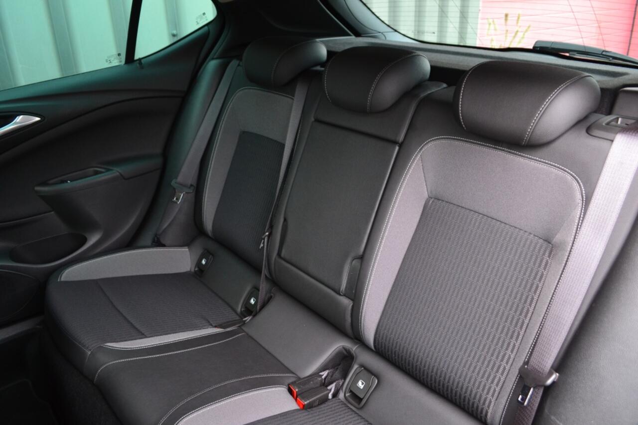 Opel ASTRA 1.2 146PK Business Edition LED/Navi/ACC/1e eigenaar